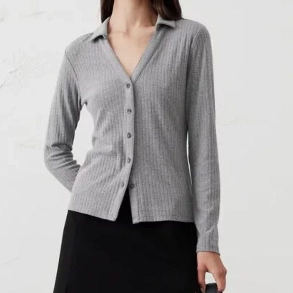 Banana Republic Collared Gray Ribbed Button Long Sleeve Shirt